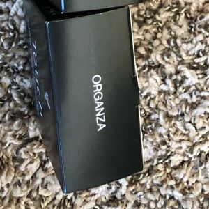 Younique touch loose ORGANZA